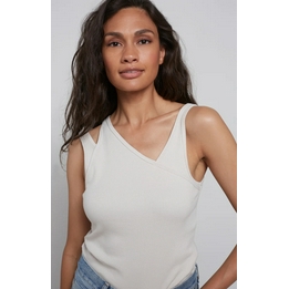 Overview image: Yaya katoenen top met halsdetail creme
