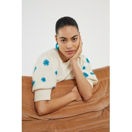Overview second image: Fabienne Chapot pullover Ravi met bloemetjes