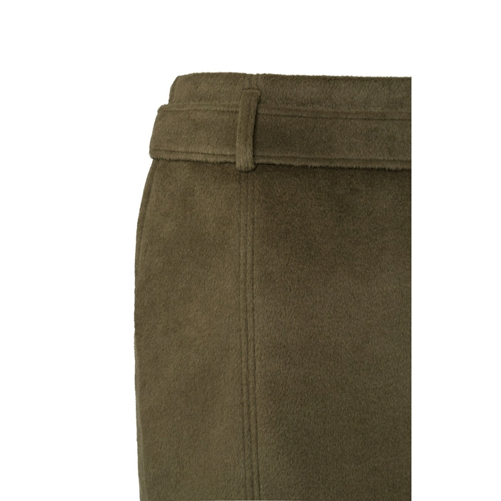 zachte-minirok-met-riem-knopen-en-rits-dark-army-green_f3d7722b-c33b-442f-b12b-9bd5f5583fb9_2560x